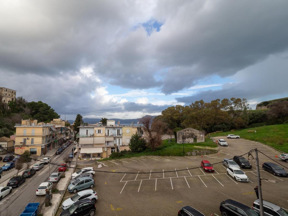 Central & Bright 2Bd Apt In Corfu Town Near Port Bagian luar foto